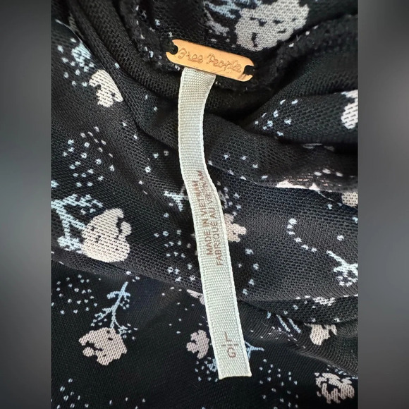 Free People | Floral Mock-Neck Mesh Top (L) - Picture 6 of 6